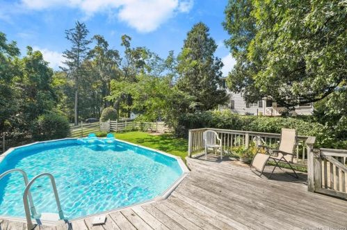 206 Norwalk Rd, Norwalk CT 06850-4316 exterior