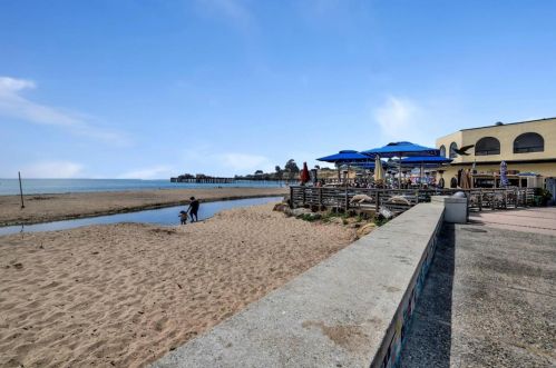 307 Capitola Ave, Capitola CA 95010-2845 exterior