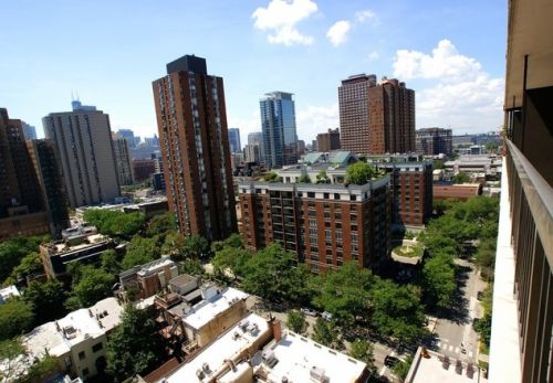 33 Delaware Pl, Chicago IL 60610-8115 exterior