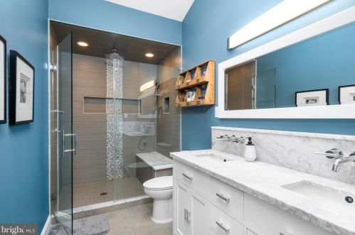 54 Peter Rafferty Dr, Trenton NJ  08690-1816 exterior