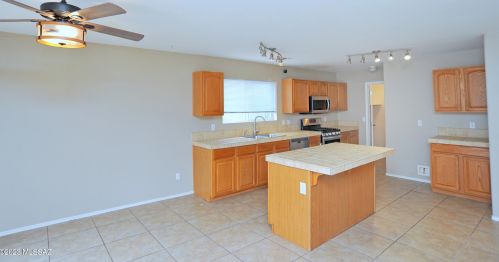 8517 Ramona Madera Ln, Tucson AZ  85747-5712 exterior