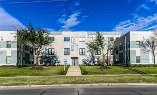 1910 Bennett Ave, Dallas TX  75206-7396 exterior