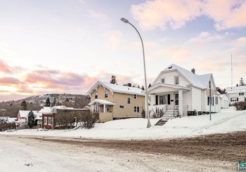 1001 3 St, Duluth MN 55805-1727 exterior