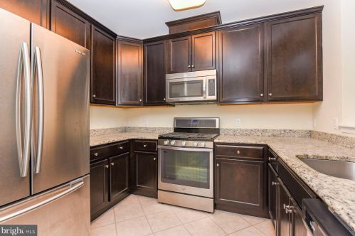 1331 Sierra Dr, Trenton NJ  08619-2069 exterior