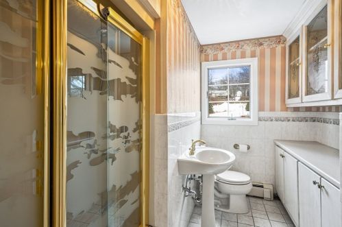 7 Azalea Ln, Peabody MA 01960-4602 exterior