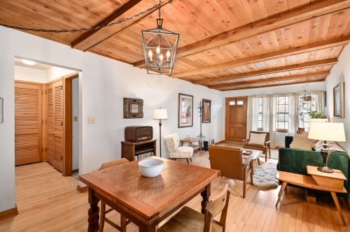 4929 Hollywood Ave, Milwaukee WI 53217-5935 exterior