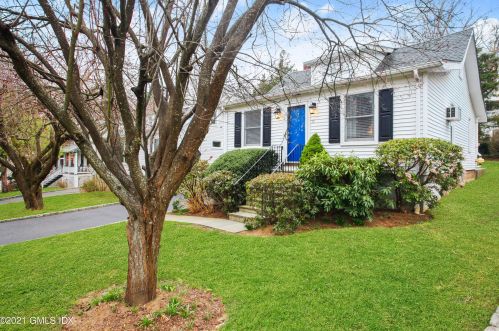 32 Fletcher Ave, Greenwich, CT 06831-4938