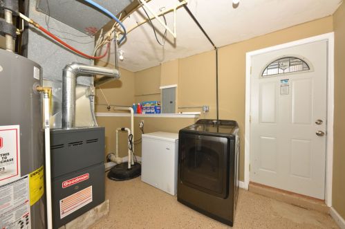 8885 70, Milwaukee WI 53223-2113 exterior