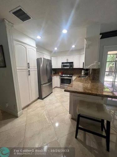 9390 Aegean Dr, Boca Raton FL  33496-6681 exterior