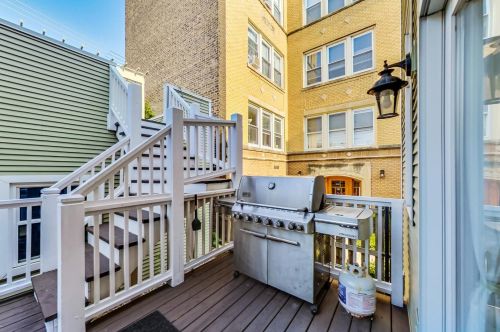 5056 Claremont Ave, Chicago IL  60625-1810 exterior