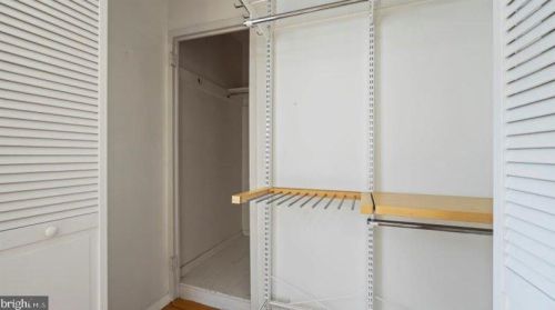 1240 Martha Custis Dr, Alexandria VA  22302-2016 exterior