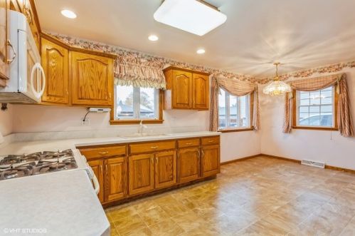 2211 Arden Pl, Joliet IL 60435-5130 exterior