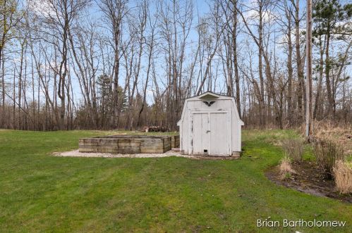 20660 Edgewood Dr, Big Rapids MI 49307-9214 exterior