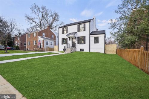 1505 Crestwood Dr, Alexandria VA  22302-2303 exterior