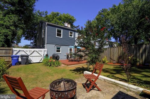 2331 Glendale Ter, Alexandria VA 22303-1907 exterior