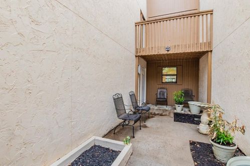 12542 Burninglog Ln, Dallas TX 75243-2118 exterior