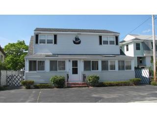350 Woodstock St, Seabrook, NH 03874-4731