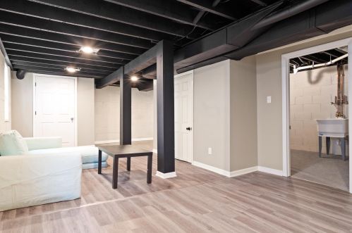 2812 8th St, Milwaukee WI 53215-3933 exterior