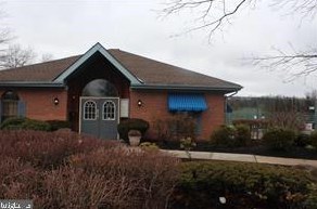 11 Chamberlin Ct, Trenton NJ 08648-2622 exterior