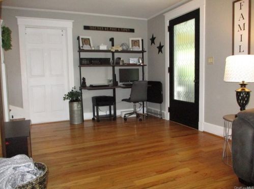 64 Roosevelt Ave, Middletown NY 10940-4633 exterior