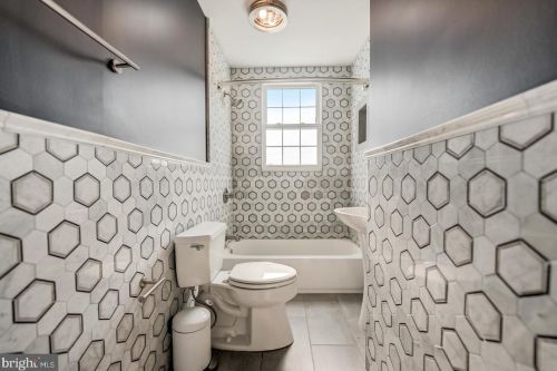 3300 Memorial St, Alexandria VA  22306-1545 exterior