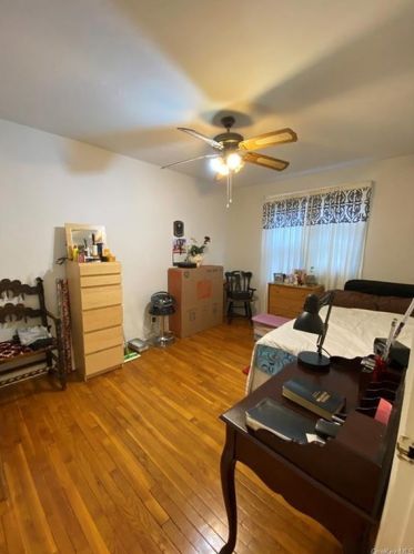 2899 Dewitt Pl, Bronx NY 10469-5564 exterior