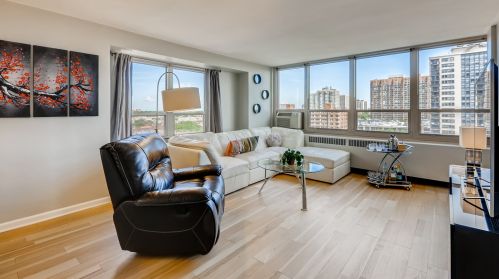 3950 Lake Shore Dr, Chicago IL  60613-3434 exterior