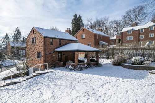 326 Altoona Pl, Pittsburgh PA  15243-2063 exterior