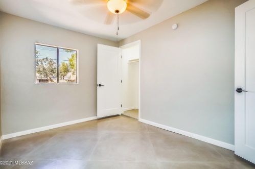 4137 1 St, Tucson AZ 85711-1510 exterior