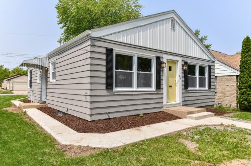 3741 85th St, Milwaukee WI  53222-2823 exterior