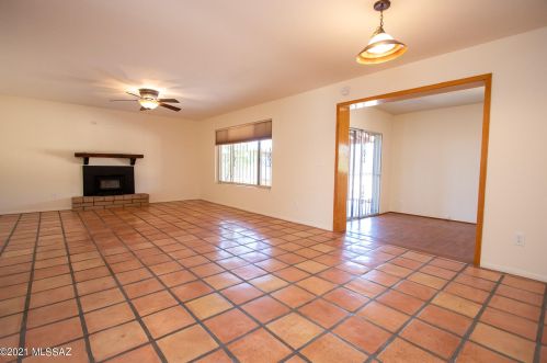 7437 Casablanca Dr, Tucson AZ 85704-1315 exterior