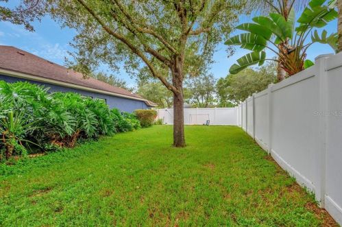 15410 Heathridge Dr, Tampa FL 33625-1638 exterior