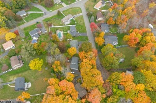 14 Stonehedge Ter, Sparta NJ 07871-1309 exterior