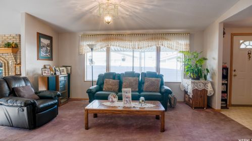 178 Alta Vw Way, Sandy UT 84070-3258 exterior