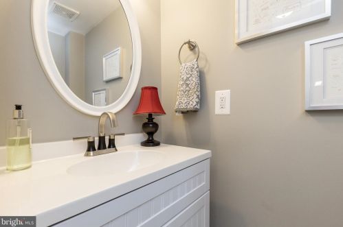 2645 Centennial Ct, Alexandria VA 22311-1304 exterior