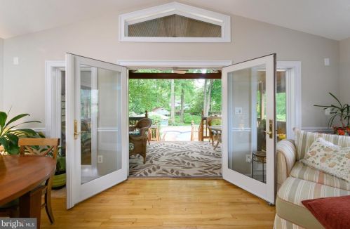 1803 Cool Spg Dr, Alexandria VA 22308-1630 exterior