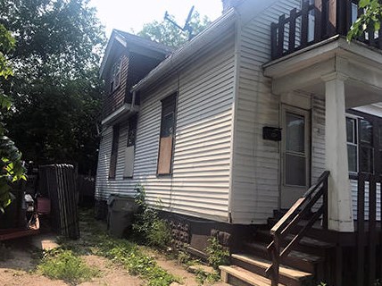 2755 9th St, Milwaukee, WI 53206-3213