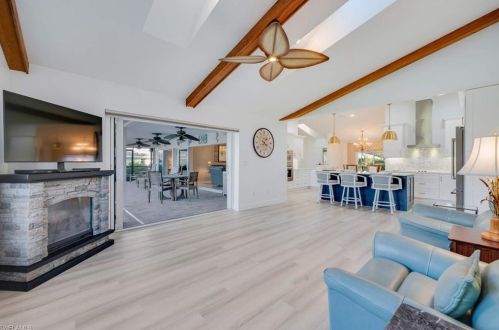 2219 Noble Ct, Naples FL 34110-1023 exterior