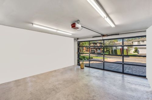 795 Kearny Dr, Valley Stream NY 11581-3624 exterior