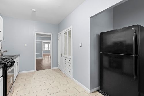 8025 Evans Ave, Chicago IL 60619-3908 exterior