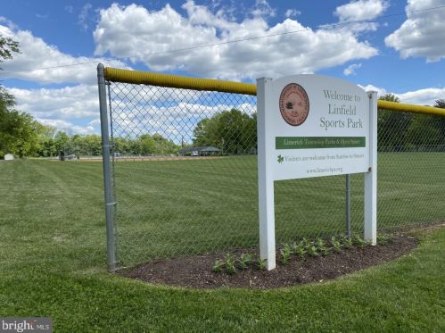 30 Longview Rd, Limerick PA  19468-1012 exterior