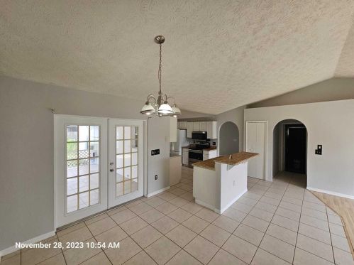 537 Cliff Rd, Fort Pierce, FL 34984-6227