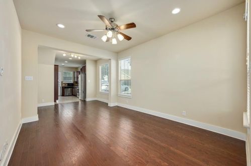 7512 Easy Wind Dr, Austin TX  78757-7842 exterior