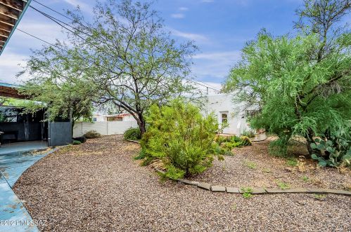 1338 Grant Rd, Tucson AZ 85712-2307 exterior