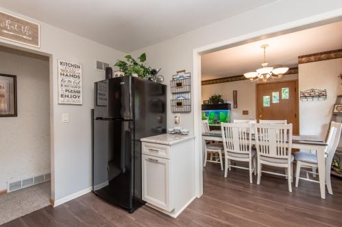 6957 Verona Ct, Milwaukee WI 53227-4429 exterior