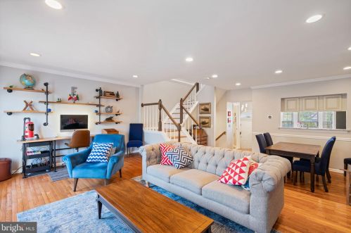 6005 Kestner Cir, Alexandria VA  22315-4834 exterior