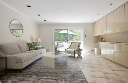 62 Cornell Dr, Livingston NJ  07039-5519 exterior