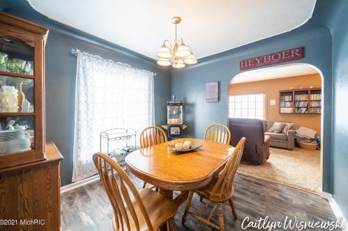 941 Northlawn St, Grand Rapids MI 49505-3717 exterior