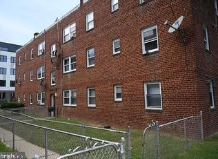 1410 Young St, Washington DC 20020-5385 exterior