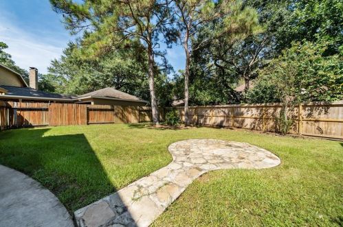 2706 Frst Gdn Dr, Humble TX 77345-1418 exterior